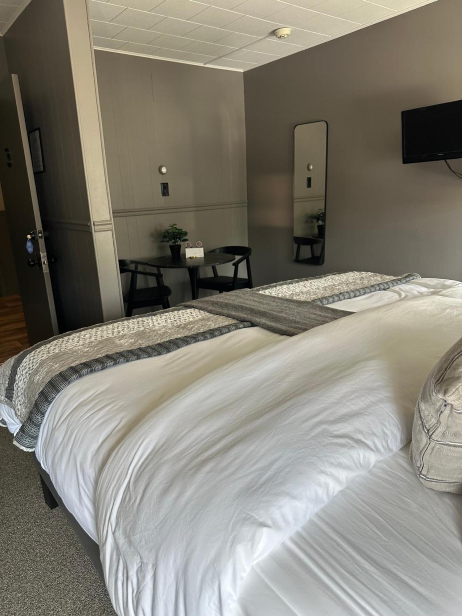 Auberge Des Cantons Magog Екстер'єр фото