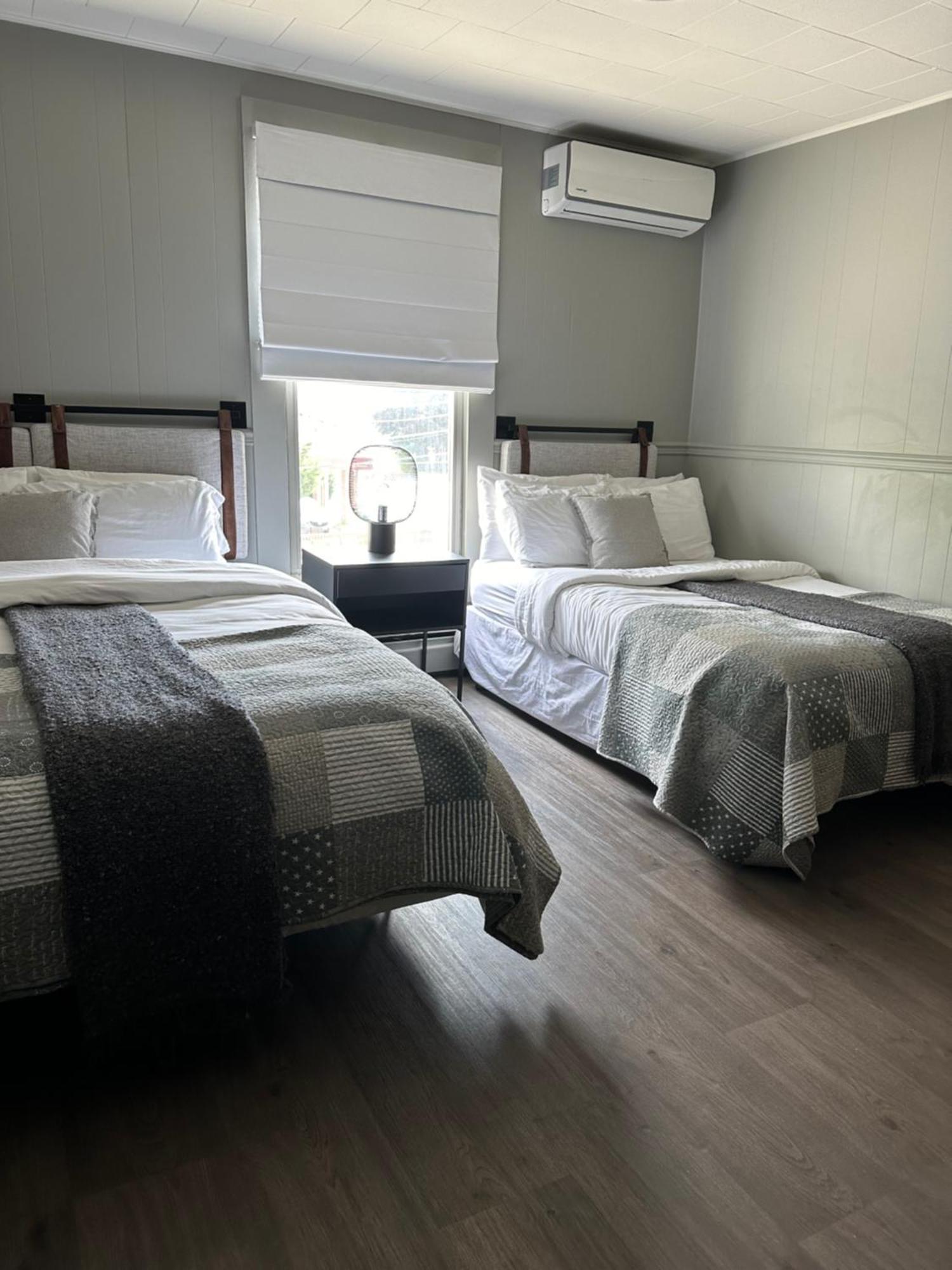 Auberge Des Cantons Magog Екстер'єр фото