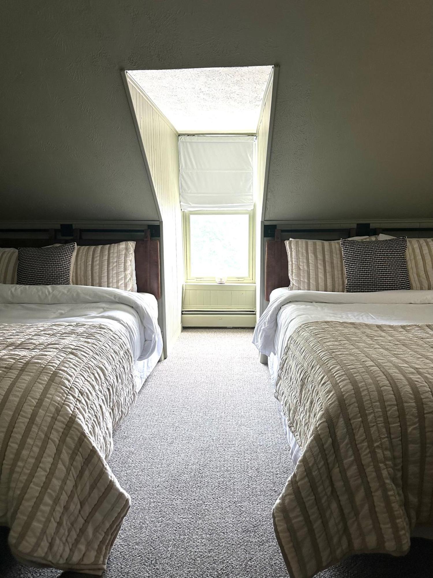 Auberge Des Cantons Magog Екстер'єр фото